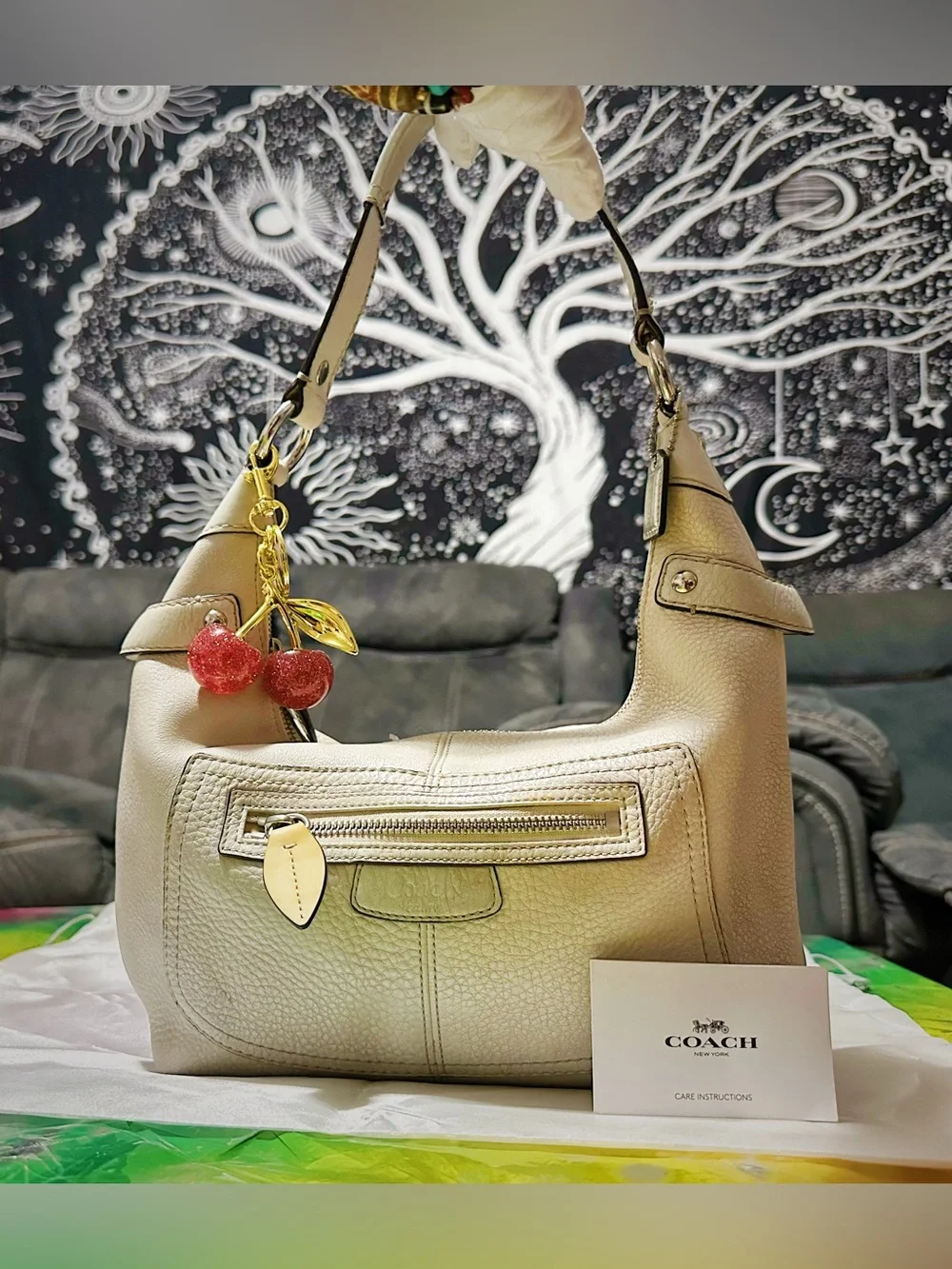 Vintage Coach soho schoder Bag Pebbled Leather Hobo Bag in Cream - Picture 9 of 17